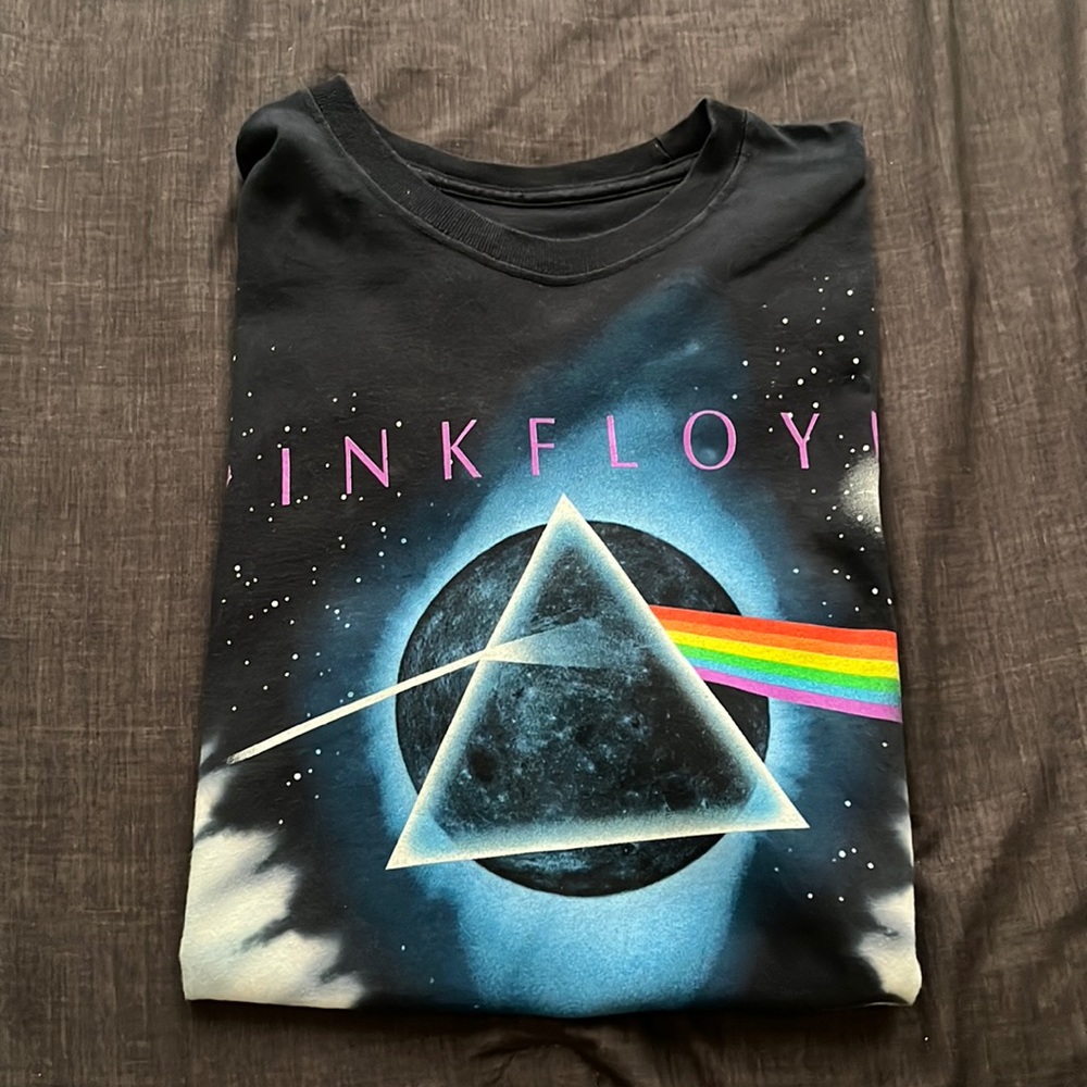 Pink Floyd shirt